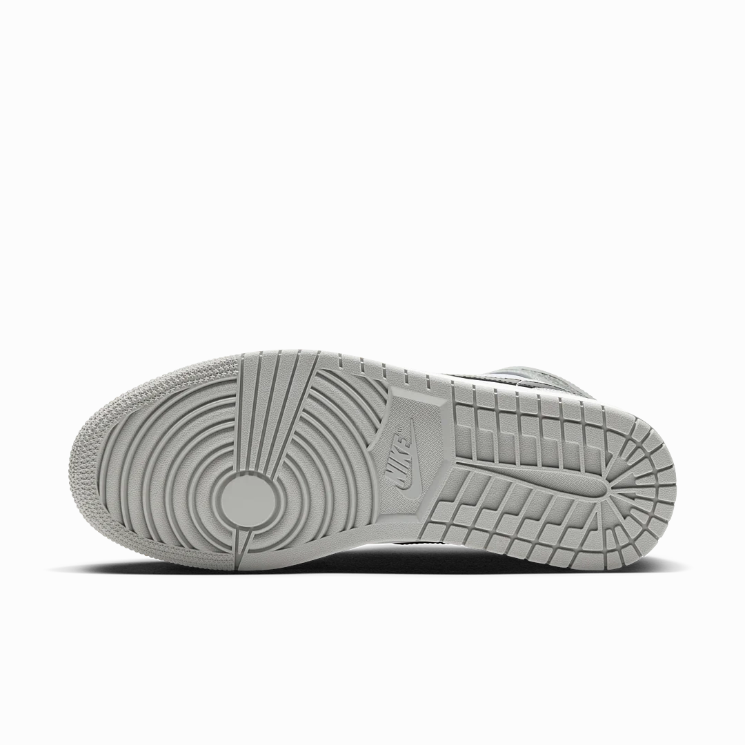 Air Jordan 1 Mid Light Smoke Grey