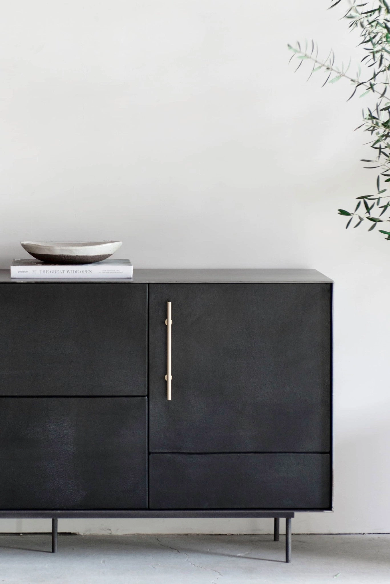 Bronson Credenza (BLK)