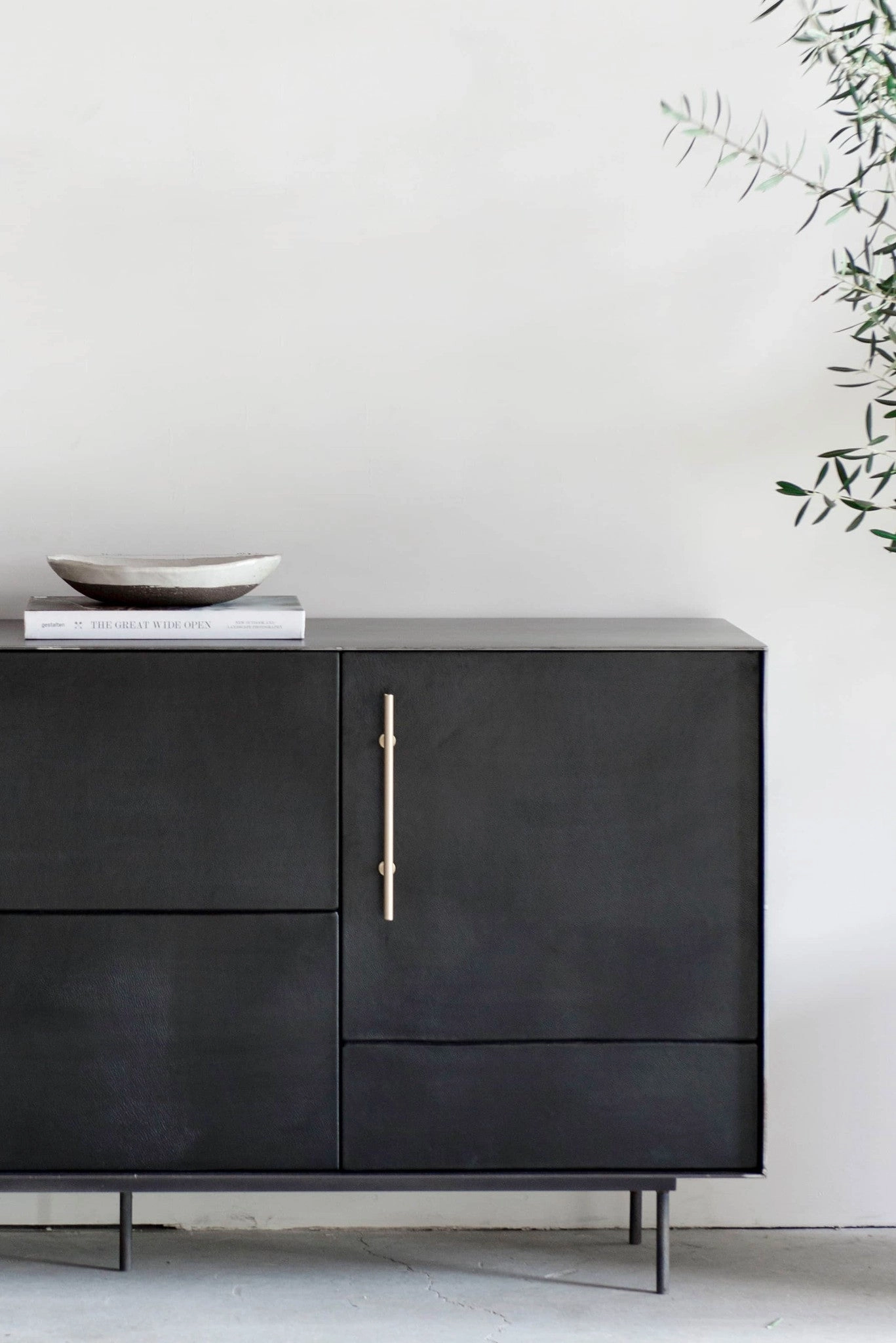 Bronson Credenza (BLK)