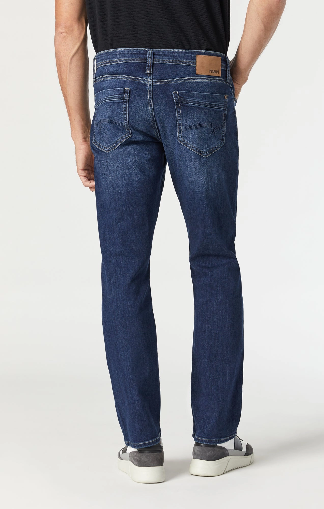 MATT RELAXED STRAIGHT LEG IN MID INDIGO COOPER
