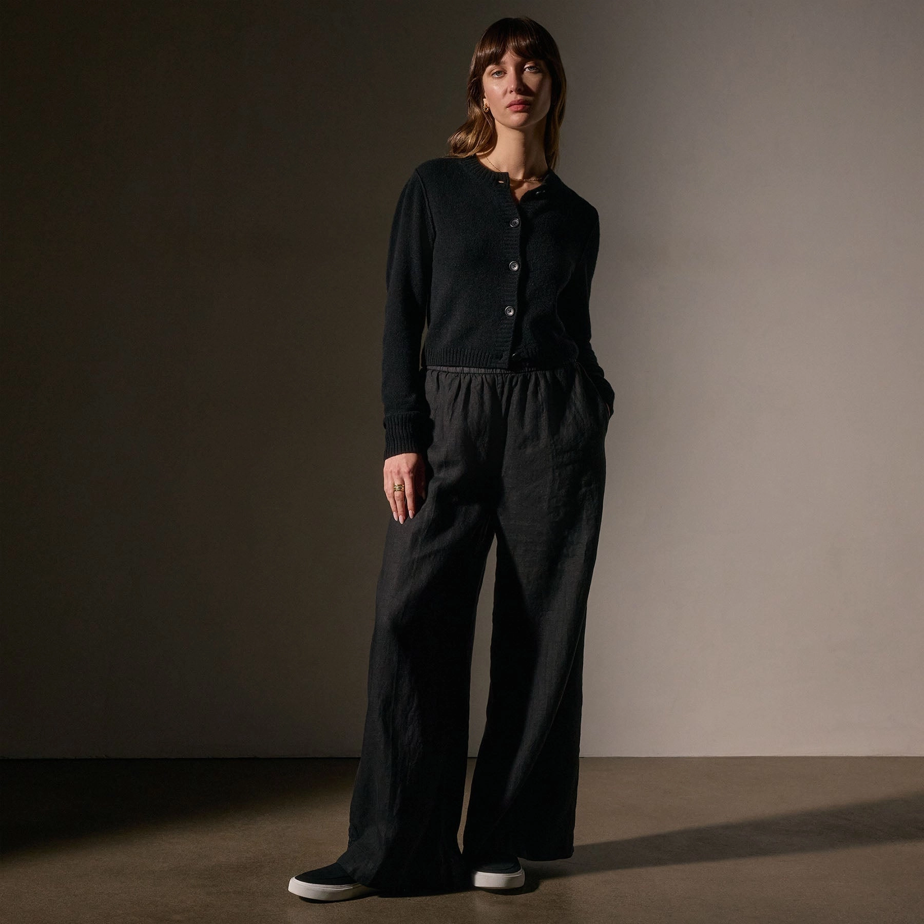 Soft Featherweight Cashmere Cardigan - Black