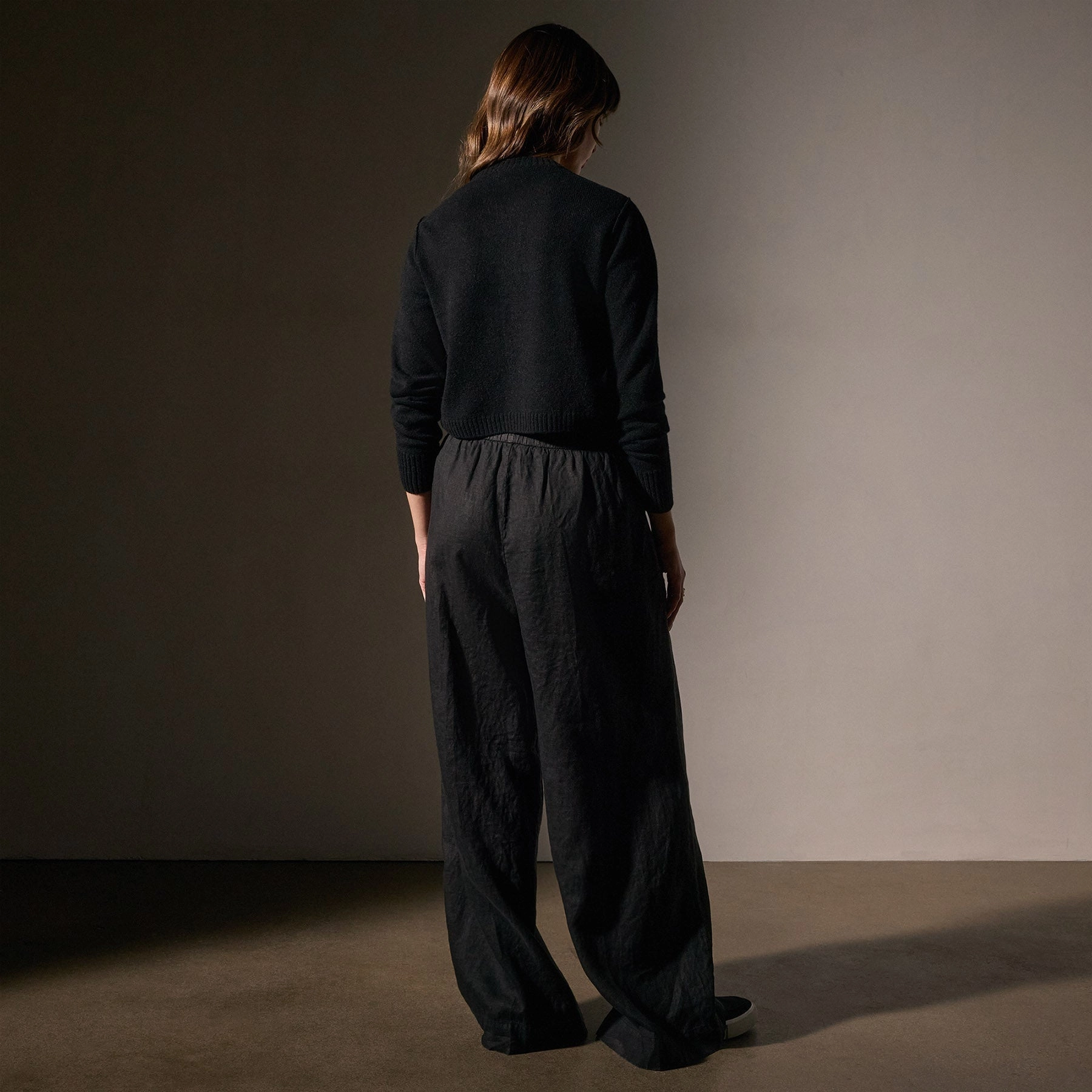 Soft Featherweight Cashmere Cardigan - Black