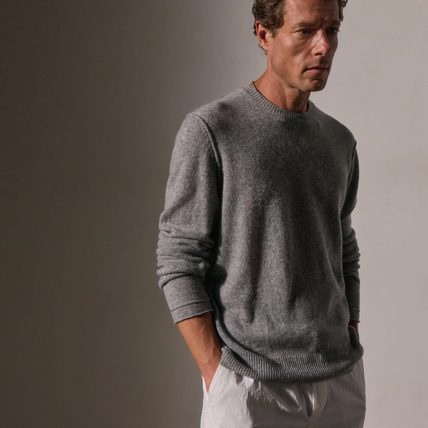 Soft Featherweight Cashmere Crew - Mid Heather Grey