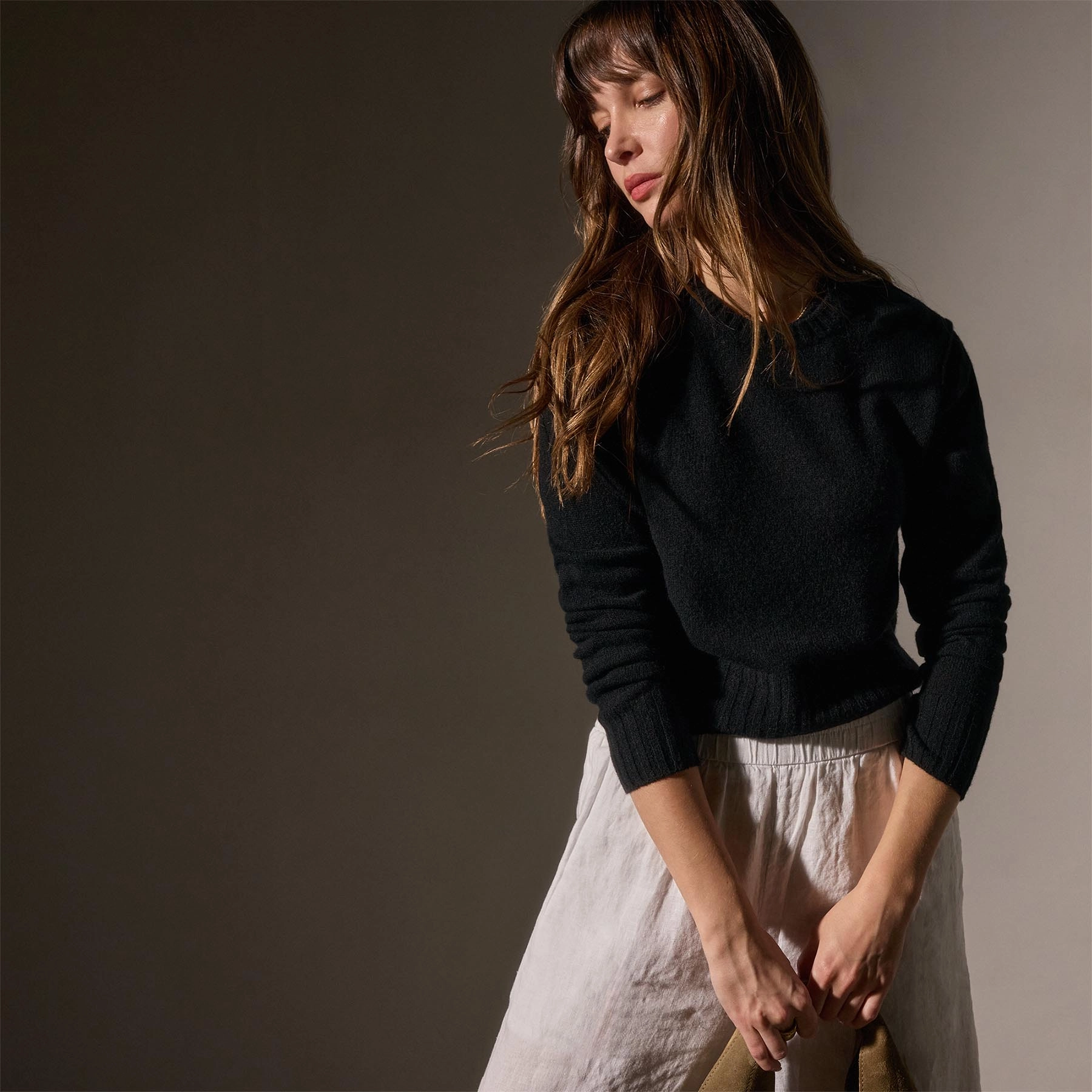Soft Featherweight Cashmere Cropped Sweater - Black