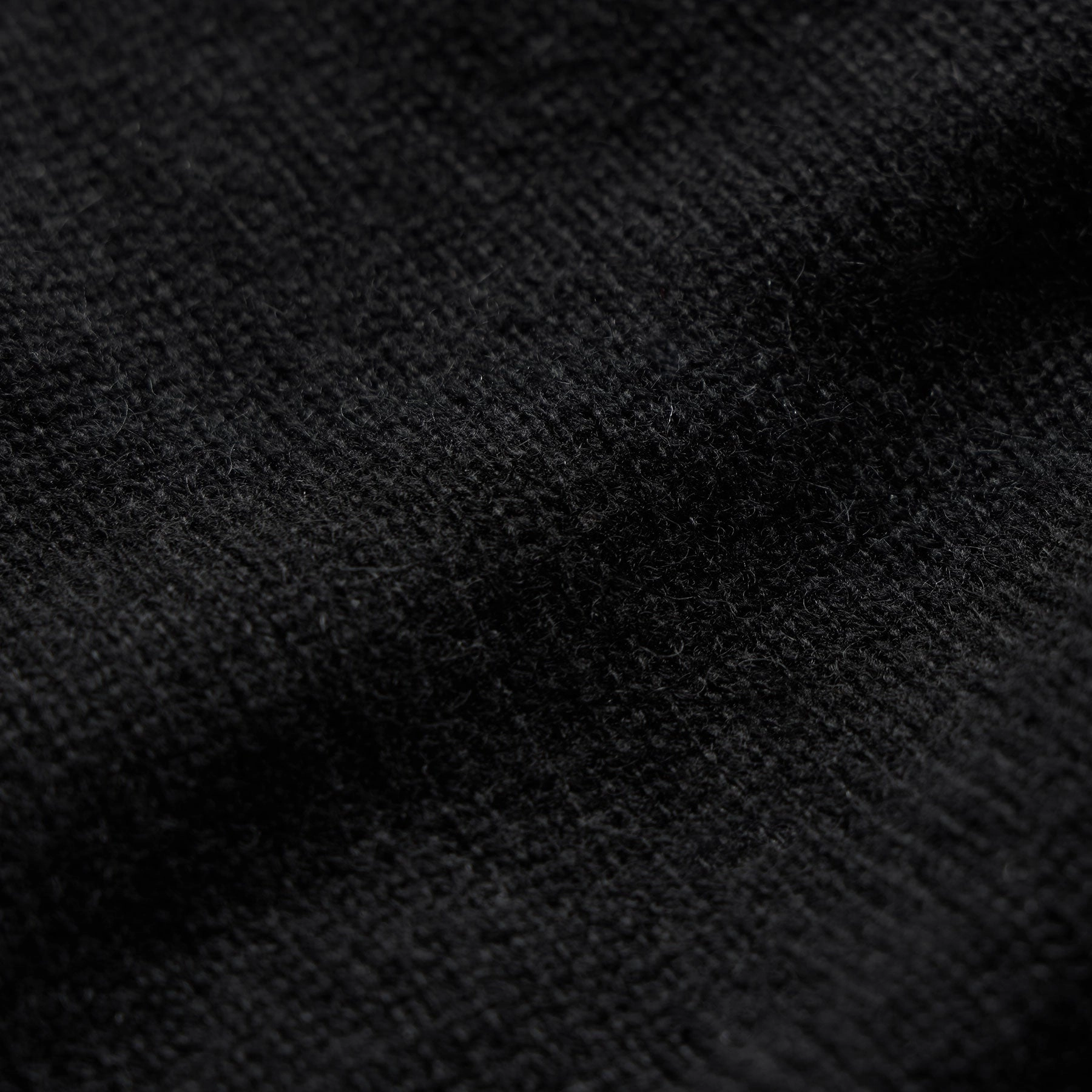 Soft Featherweight Cashmere V Neck - Black