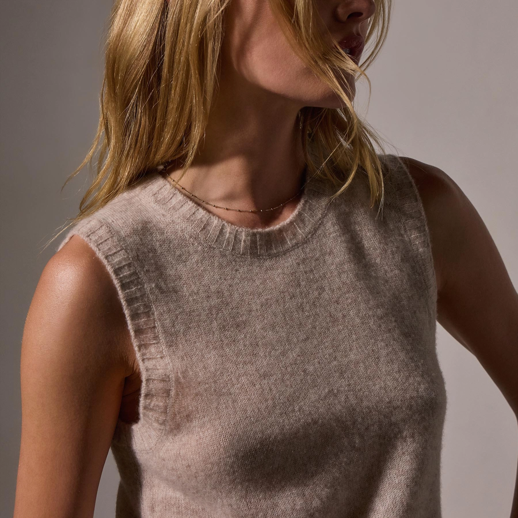 Soft Featherweight Cashmere Vest - Light Beige