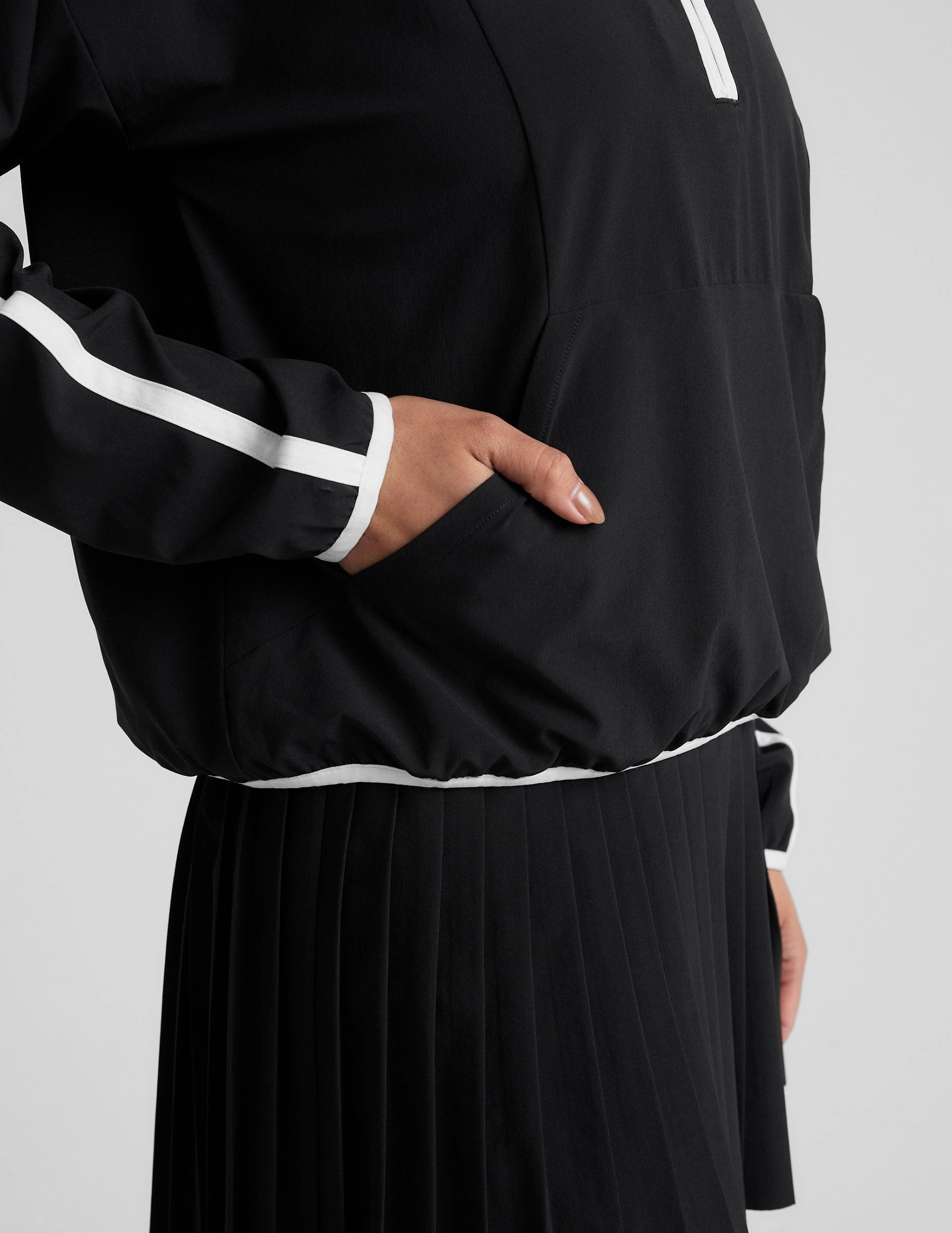 Stretch Woven Course Contrast Half Zip Pullover