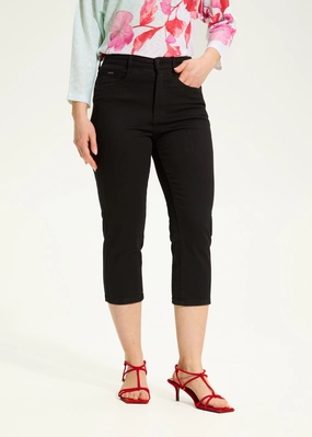 Suzanne Capri, Black
